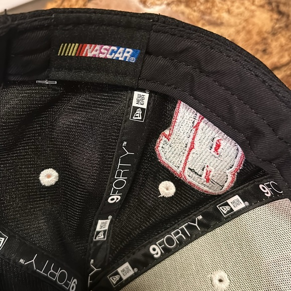 NASCAR Interstate Batteries Cap Men’s 18 Joe Gibbs Racing Sprint Cup Series 2016 - Picture 7 of 10